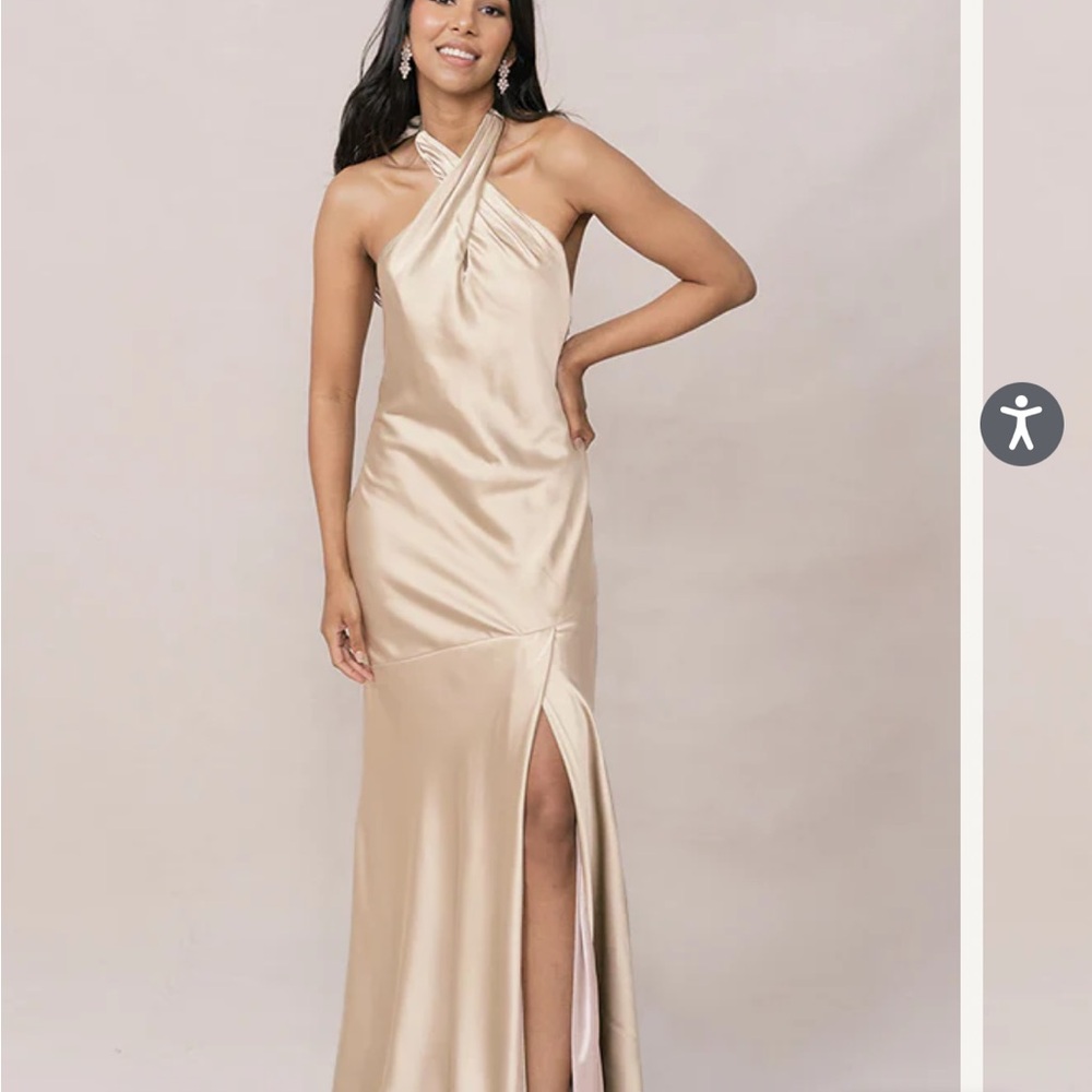 Revelry Athena Champagne